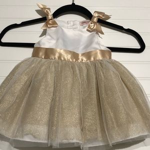 Nannette Lenore Girls formal baby Dress 6-12 month